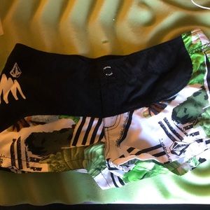 Volcom women’s board shorts